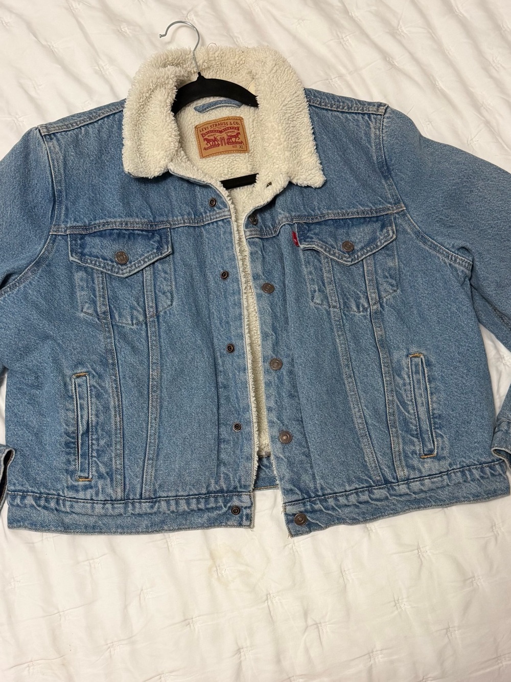 Levi's Light Blue Denim Sherpa-Lined Trucker Jacket with Cream Lining